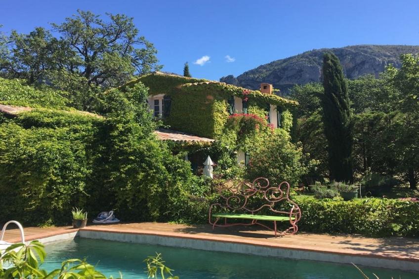 Schilderachtig huisje Frankrijk met privé zwembad